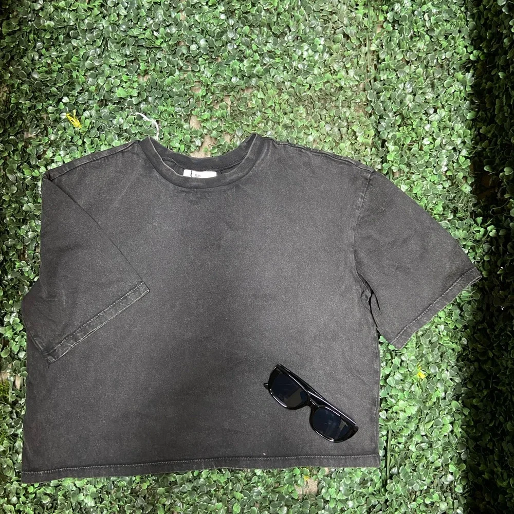 BP Tops. Size - M - Picture 3 of 7